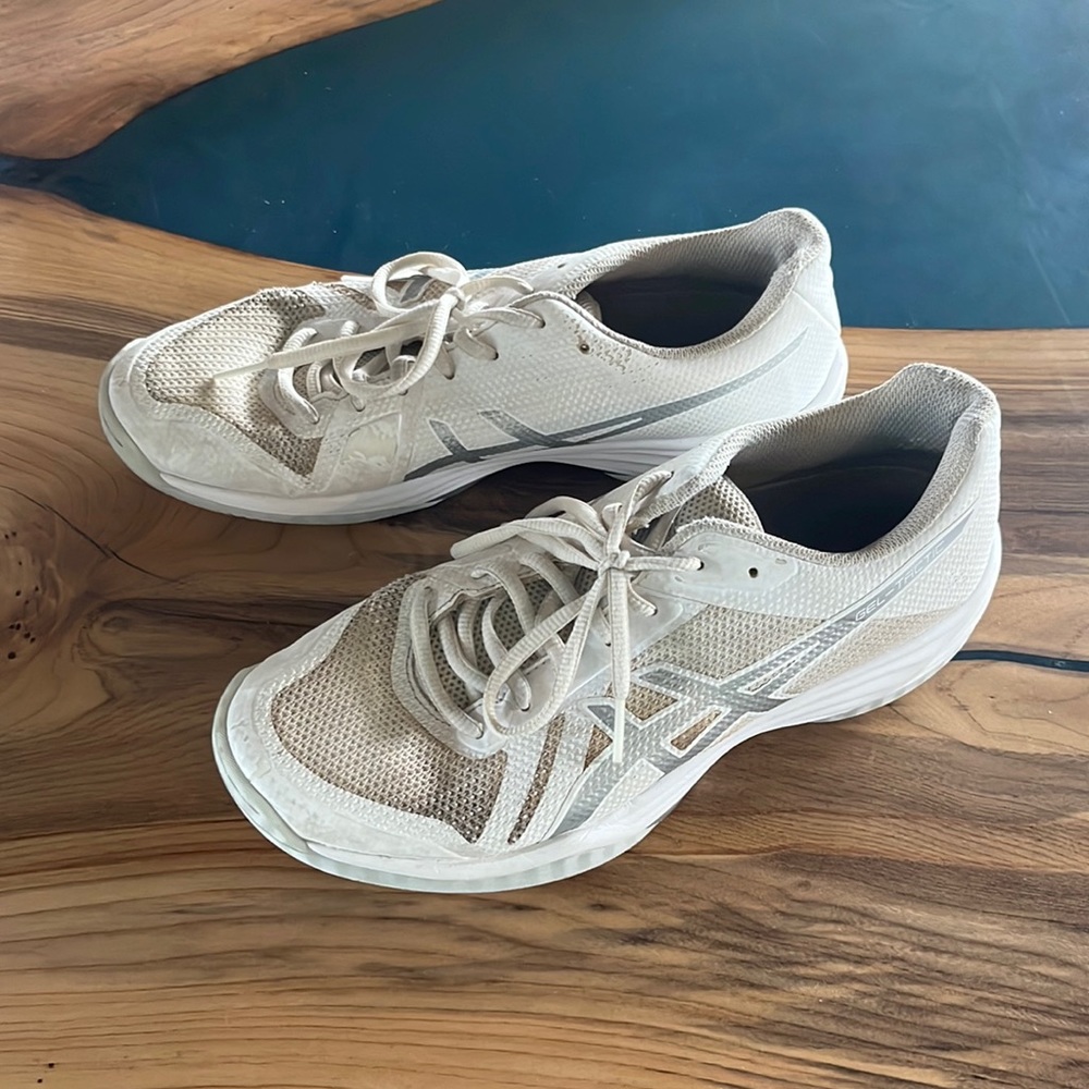 Womens asic volleyball shoes